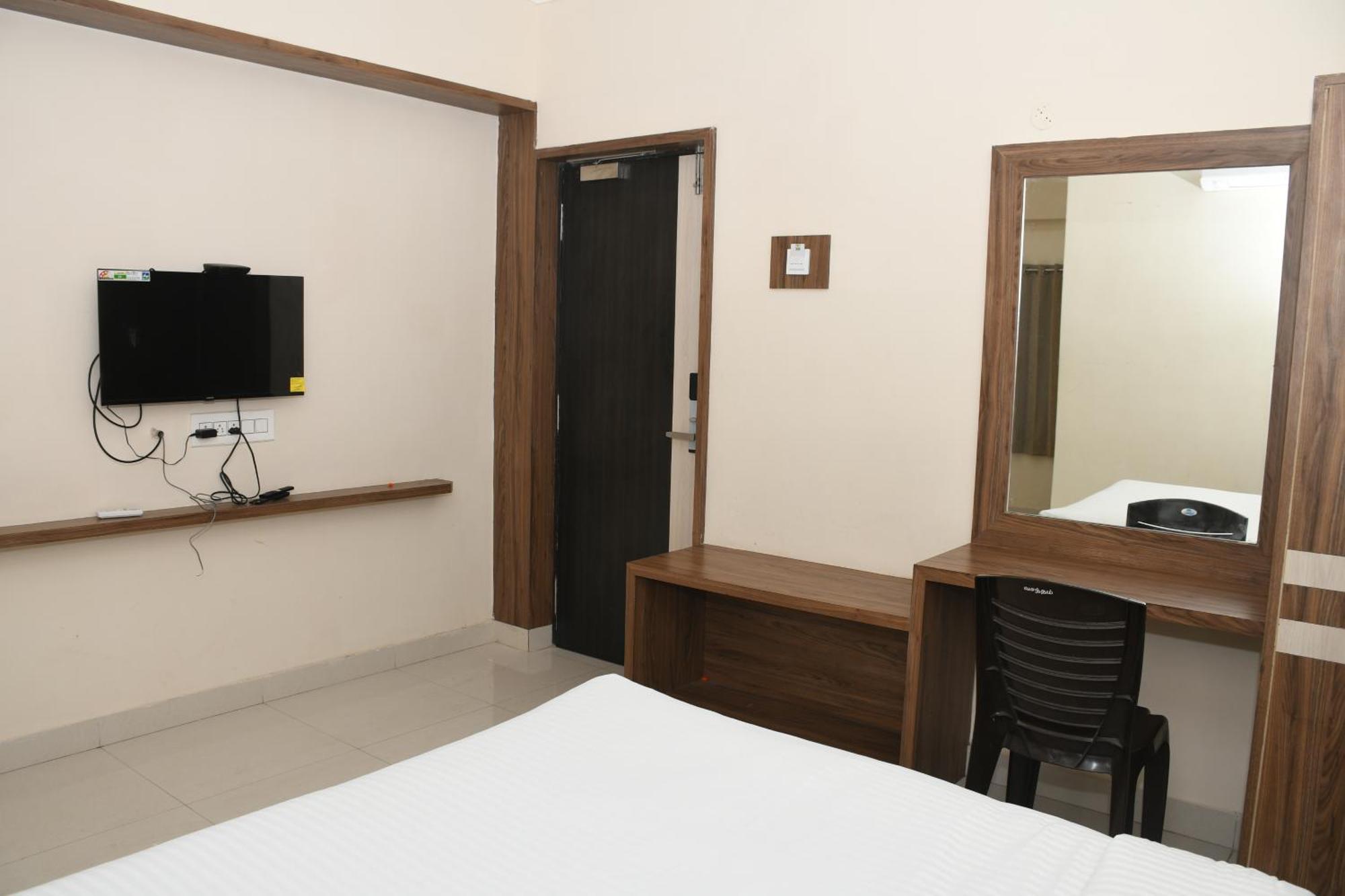 Vasantham Inn Tiruchirappalli Extérieur photo